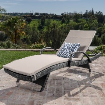 outdoor lounger chairs for seniors