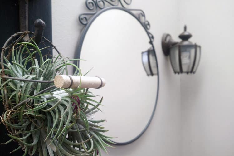 Small mirrors are just as functional