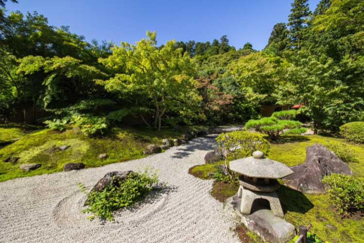 River rocks can serve as the foundation of your Zen space