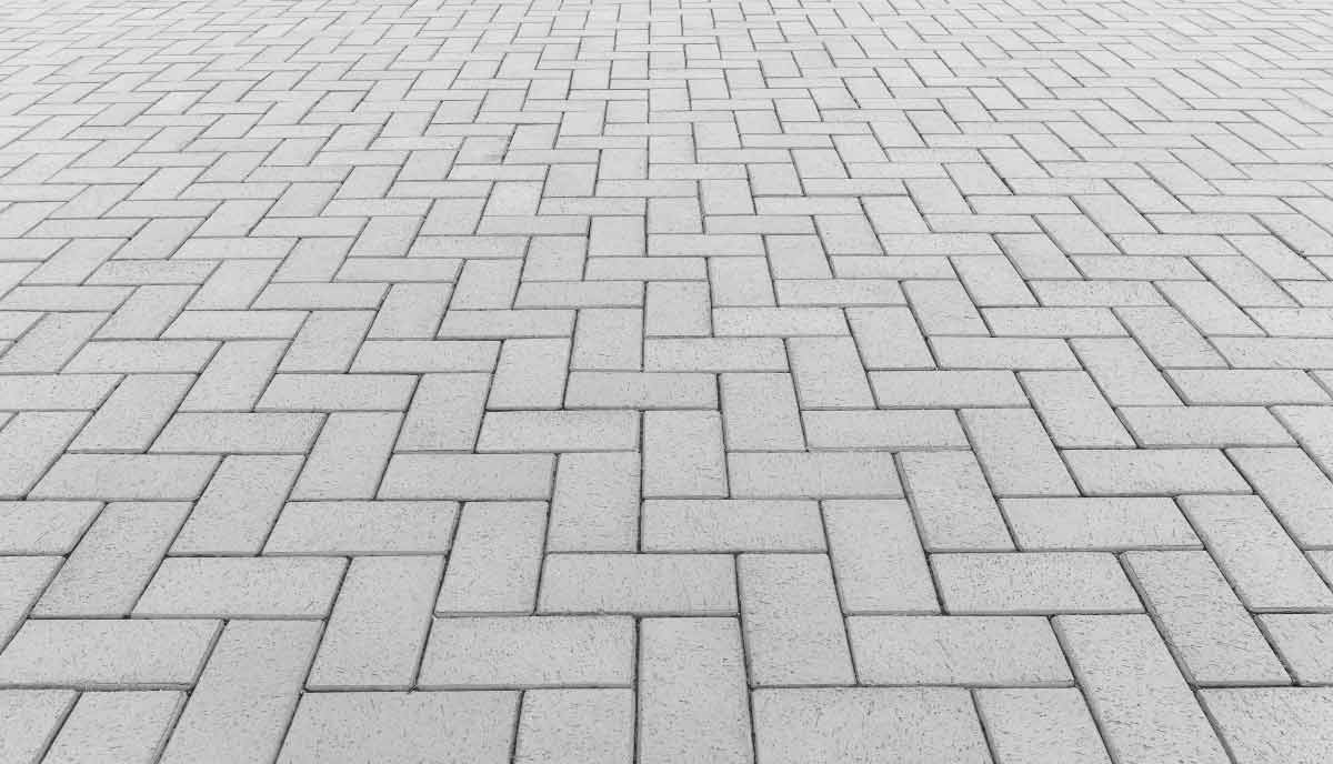 This is another one of the paver layouts that can make your backyard feel larger